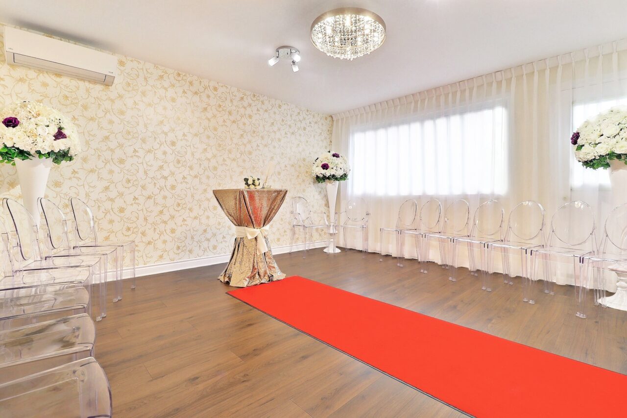 Married at the Courthouse? How to do? Mtre Leopold Lincà Notary